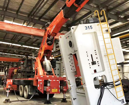 衢州柯城附近随车吊出租，轻松解决运输难题