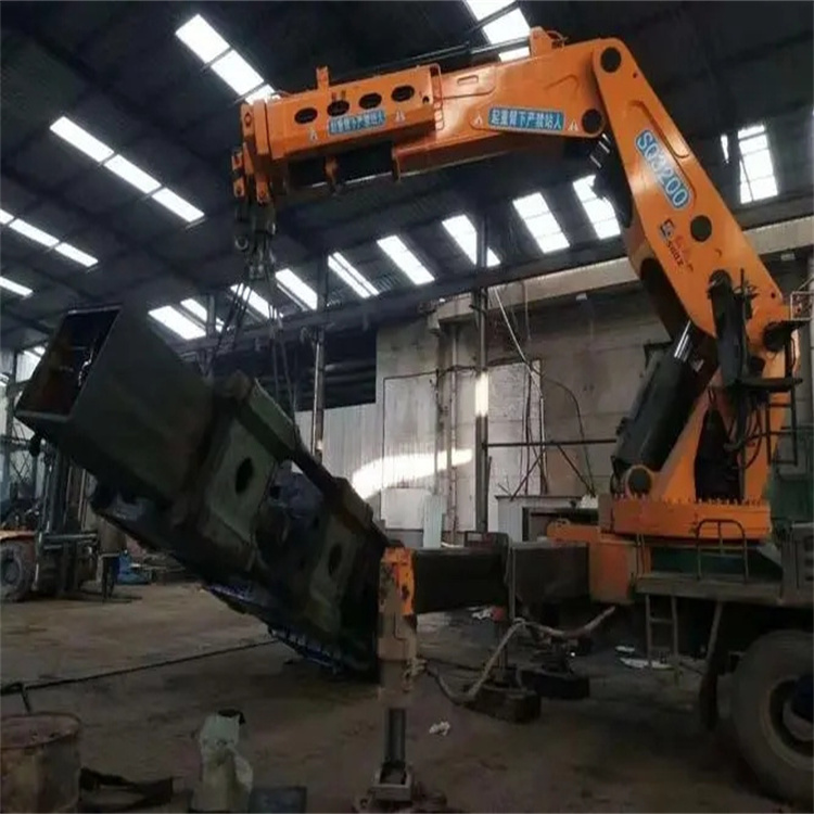 衢州柯城130吨折臂吊车出租吊机租赁附近电话